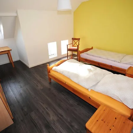 Julia, 65331 Moormerland